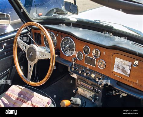 Triumph Tr4a Dashboard