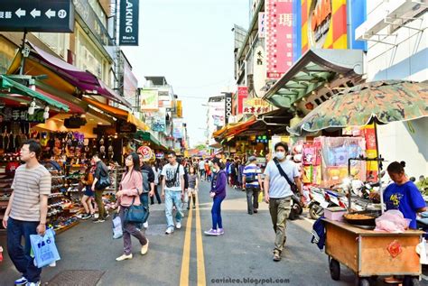 Taichung best night market Yizhong Night Market (1) - Living + Nomads ...