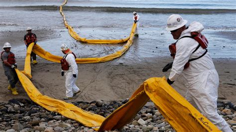 Workers cleaning up oil spill on California beaches by hand | Fox News