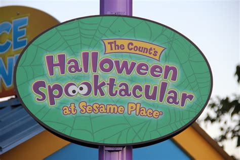 Sesame Place: The Count's Halloween Spooktacular - the Roarbotsthe Roarbots