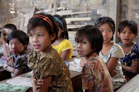 Rakhine people photos on Fotopedia - The Photo Encyclopedia | Rakhine, People, Children