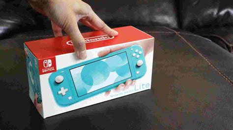 Video: Nintendo Switch Lite unboxing, size comparison | Technobubble