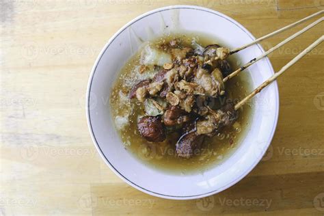 Mie Ongklok, traditional noodles from Wonosobo Indonesia with Satay 5907054 Stock Photo at Vecteezy