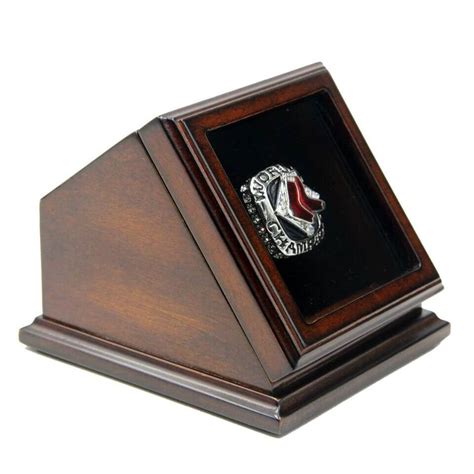 MLB 2007 Boston Red Sox World Series Championship Replica Ring