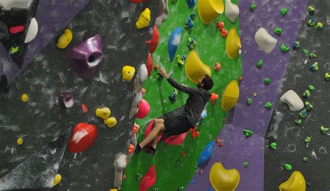 Green-Spider-Climbing-Bouldering-Wall-Climbing-Socials - Spider Climbing