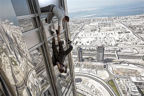 All about dangling Tom Cruise 1,700 feet over Dubai for 'Mission ...