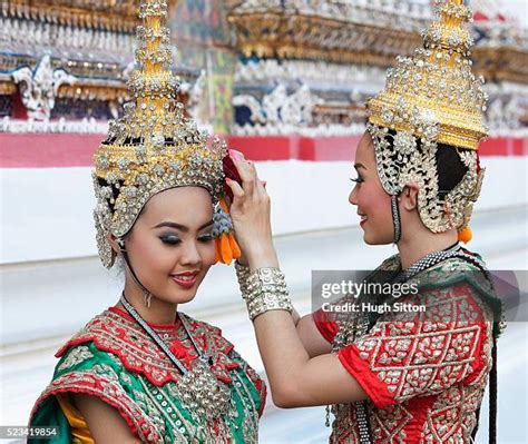 2,688 Traditional Thai Dance Stock Photos, High-Res Pictures, and ...