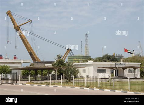 dubai drydocks Stock Photo - Alamy