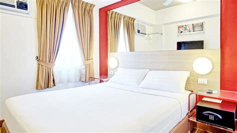 Red Planet Makati Avenue Manila from ₱924. Makati Hotel Deals & Reviews - KAYAK