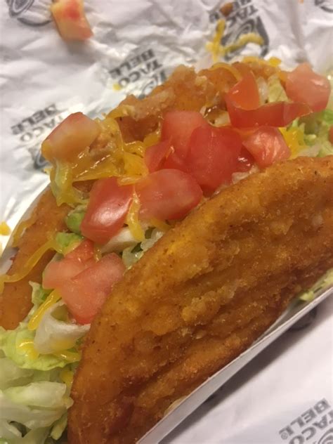 Danielle's Dish: Review: Taco Bell Naked Chicken Chalupa