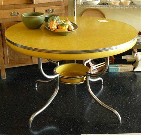 Pin by Martha Ocampo- Stines on Retro dining table in 2020 | Retro kitchen tables, Vintage ...