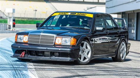 Mercedes-Benz recria o 190E 2.5-16 Evolution II para track days