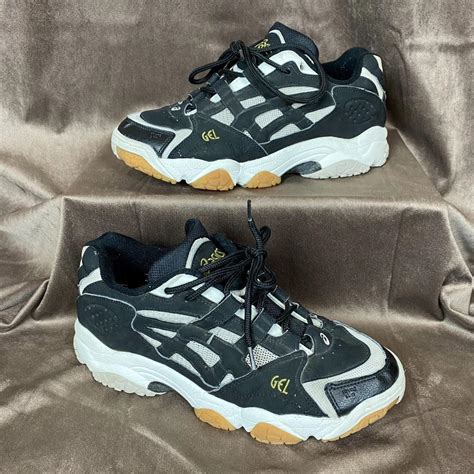 ASICS Women's Black and White Trainers | Depop