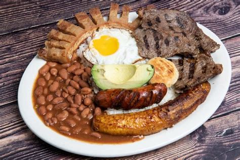 Bandeja Paisa, Digging into Colombia's National Dish - The Best Latin & Spanish Food Articles ...