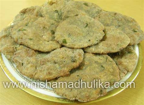 Kuttu Atta Poori for Navratri Vrat - Nishamadhulika.com