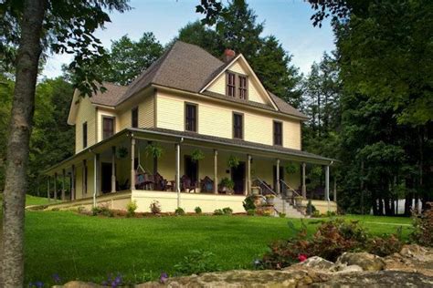 Buck House Inn in Burnsville, NC | Historic homes for sale, Bed and ...