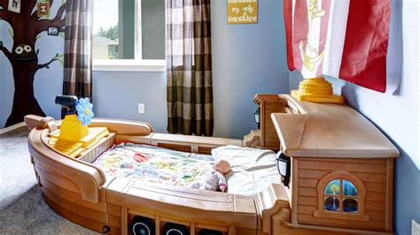 20 Ideas For Decorating Your Kid's Bedroom With A Pirate Theme