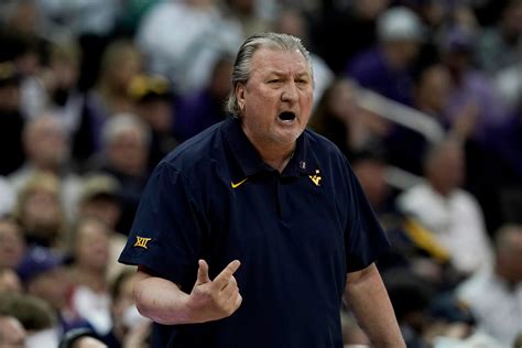 Bob Huggins inducted into Naismith Basketball Hall of Fame ...