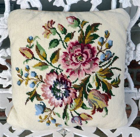 Floral Needlepoint Pillow Exquisite Colors Flower Lovers | Etsy | Vintage pillows, Vintage ...