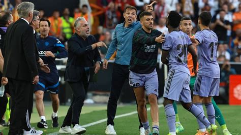 Vinícius Jr. recibe insultos racistas en el partido Valencia vs. Real Madrid