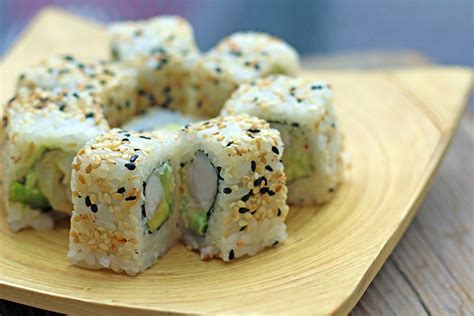 Vegan California Roll (Tofu Uramaki Sushi Roll)