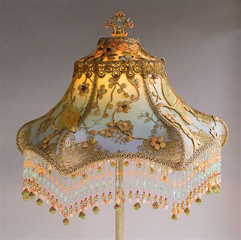 44 vintage victorian lamp shades ideas for bedroom (11) - Lovelyving.com #antiquelamps ...
