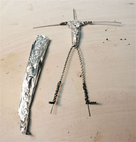 Make an Armature for Sculpting! | Wire art sculpture, Tin foil art ...