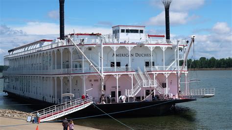 Mississippi River cruises are back: What life is like on board?