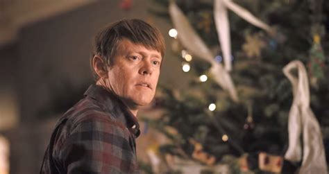 Father Christmas Cast Is Back - Kris Marshall as Peter Hope - Vague Visages