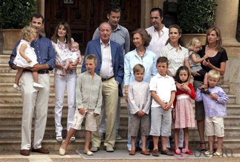 La Familia Real Española en el Palacio de Marivent en 2007 - La Familia ...