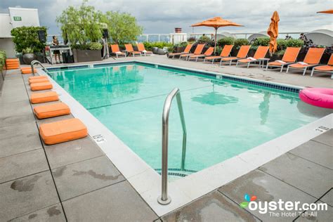 Best Los Angeles Rooftop Pools for Views and Cocktails | Oyster.com