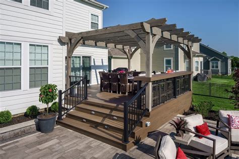 The Benefits of Having a Pergola Integrated into Your Custom Deck ...