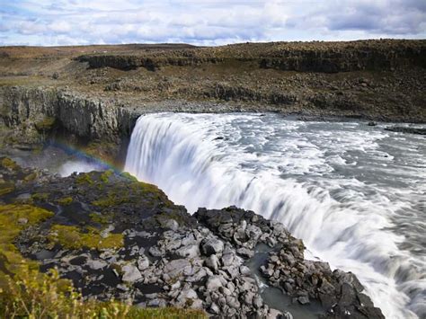 North Iceland highlights - Dettifoss Falls and Lake Mývatn