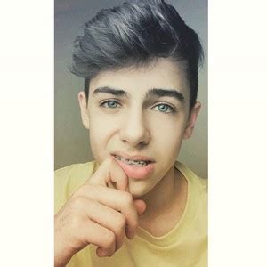 How Old Is Kyle Thomas From Tiktok 2021 : He is 15 year old as of 2020 ...