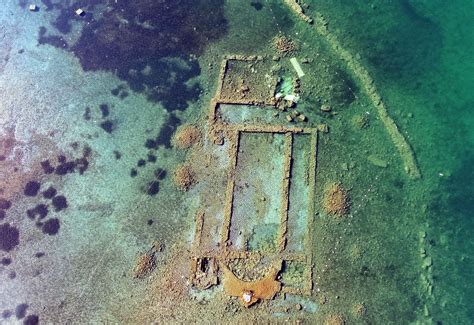 The curch submerged under the Iznik Lake becomes more visible after water level drops - Basilica.ro