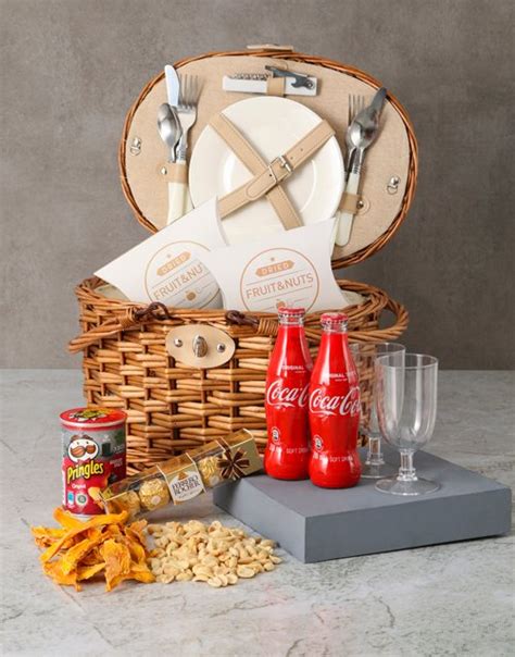 Fun In The Sun Picnic Basket Hamper - Hamperlicious