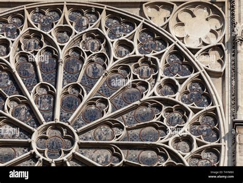 PARIS - OCTOBER 25, 2016: South rose window of Notre Dame cathedral ...