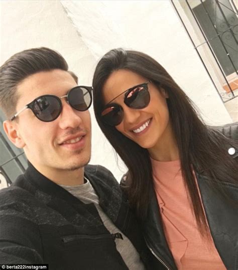 Hector Bellerin enjoys the sun with his stunning girlfriend as Arsenal ...