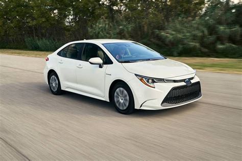 10 Things To Know Before Buying The 2022 Toyota Corolla Hybrid