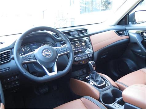 2018 Nissan Rogue: 57 Interior Photos | U.S. News