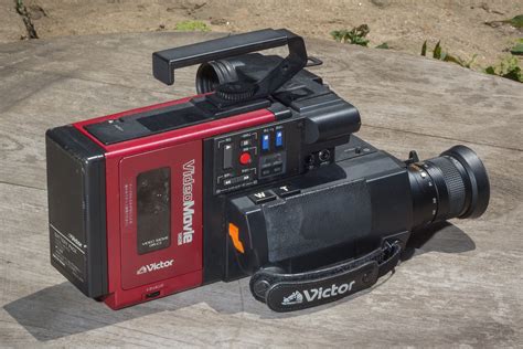 File:JVC Victor GR-C1 camcorder side rear view.jpg - Wikimedia Commons