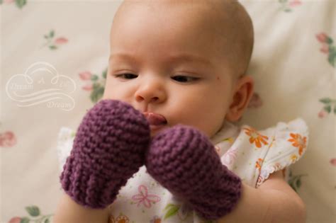 Crocheted Baby Mittens - Dream A Lil Dream