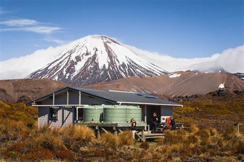 The Essential Guide To Trekking The Tongariro Northern Circuit in New Zealand | In A Faraway Land