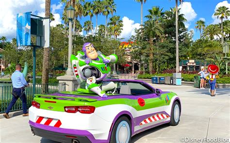 Paging Star Command: Something was UP With Buzz Lightyear in Disney ...