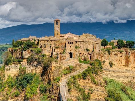 10 Stunning Hilltop Towns in Italy (2021 Travel Guide) – Trips To Discover