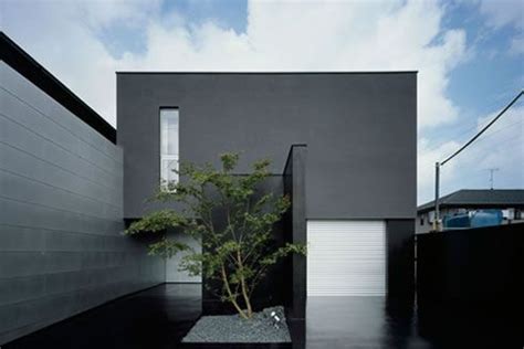 EL MINIMALISMO BLANCO Y NEGRO : FACHADAS DE CASAS Y CASAS POR DENTRO