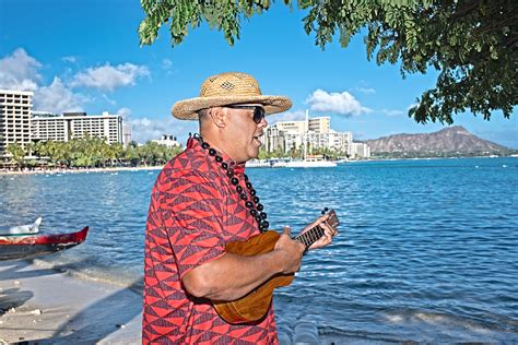 Hawaii Wedding Vendors: Ukulele by Adam