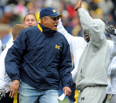 Friends, colleagues remember former Michigan football player Vada Murray for quiet courage