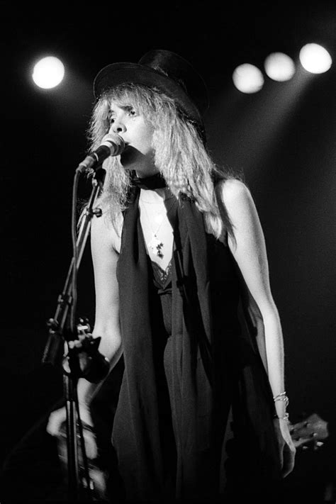 Stevie Nicks Style Through the Years – Style Photos of Stevie Nicks