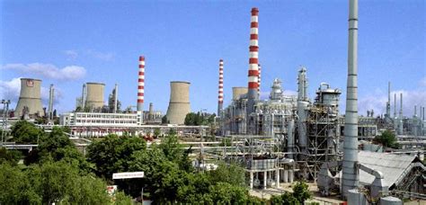 Lukoil to close down Romanian refinery for maintenance in February ...